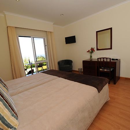 Residencial Farol Bed & Breakfast Ponta do Pargo Exterior photo