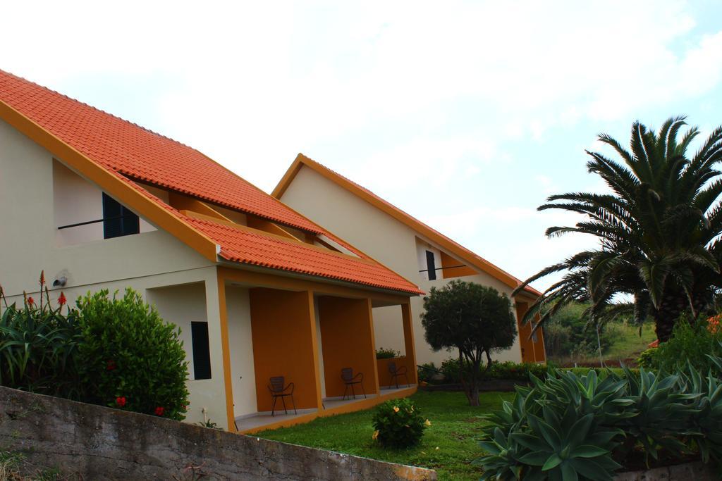 Residencial Farol Bed & Breakfast Ponta do Pargo Exterior photo