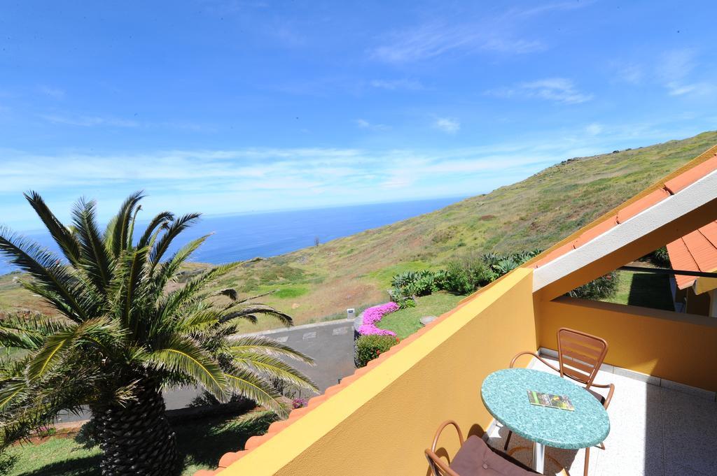 Residencial Farol Bed & Breakfast Ponta do Pargo Exterior photo